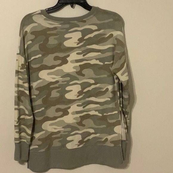 Women’s camo pattern sweater - Picture 6 of 6